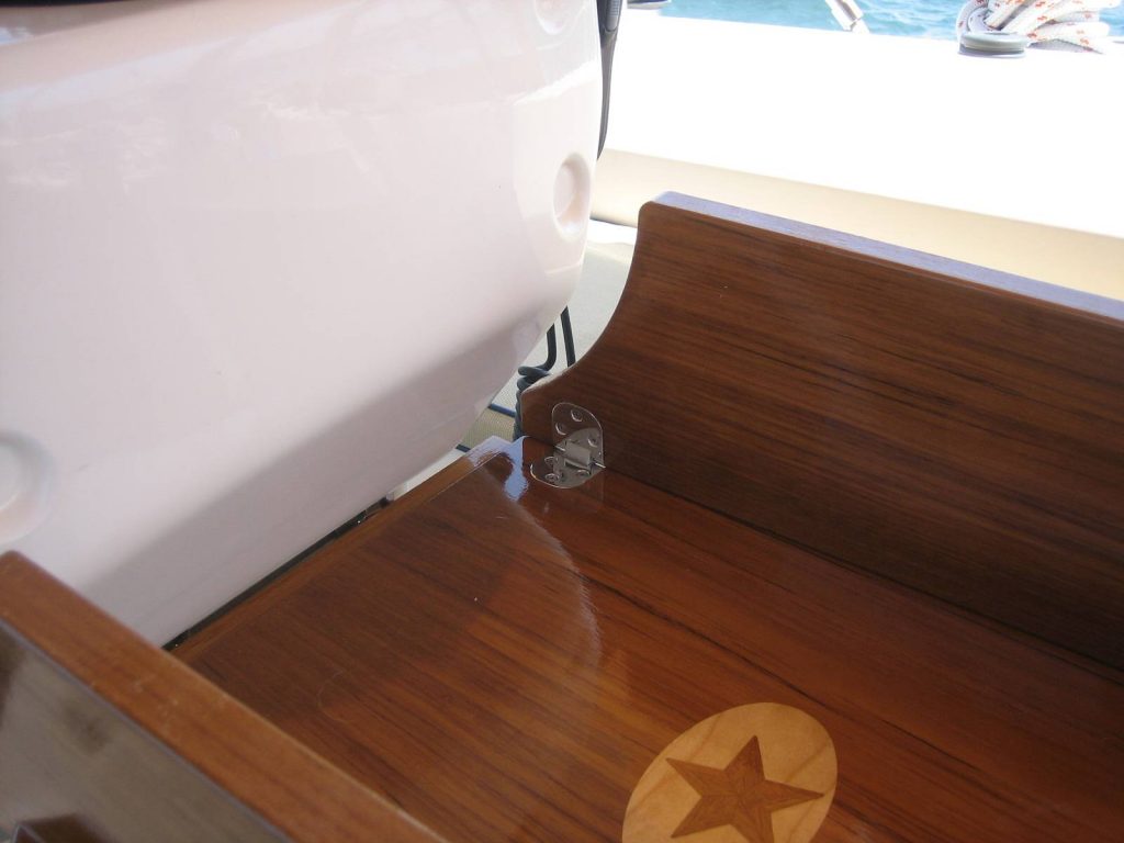 The partial-folding setup of this table allows it to continue its function while freeing up space.